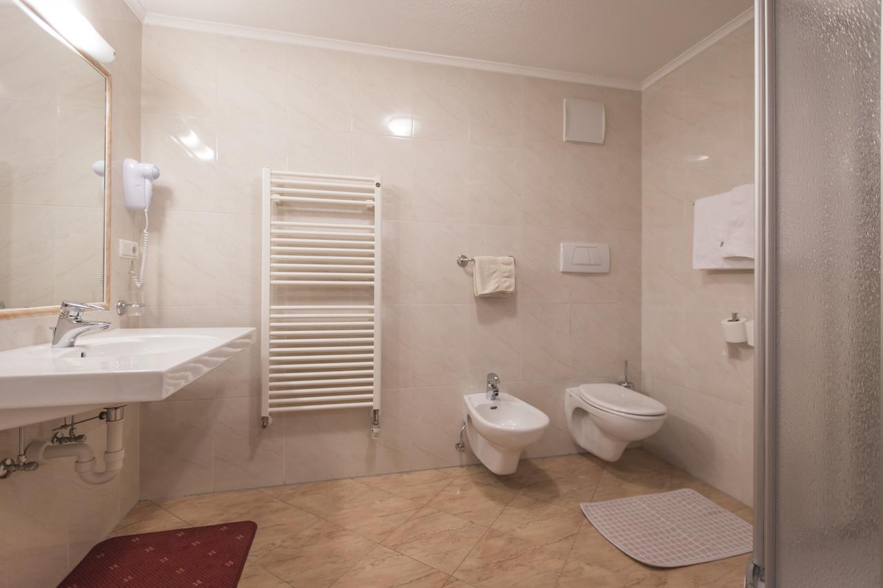 Hotel Neuwirt Cadipietra Εξωτερικό φωτογραφία