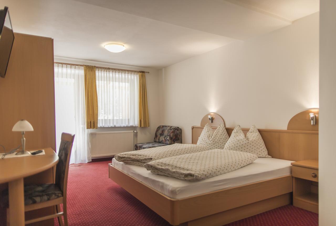 Hotel Neuwirt Cadipietra Εξωτερικό φωτογραφία