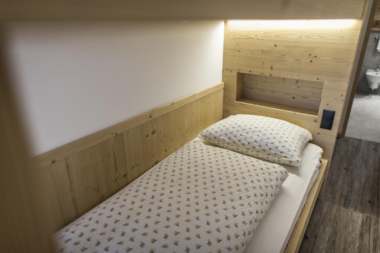 Hotel Neuwirt Cadipietra Εξωτερικό φωτογραφία
